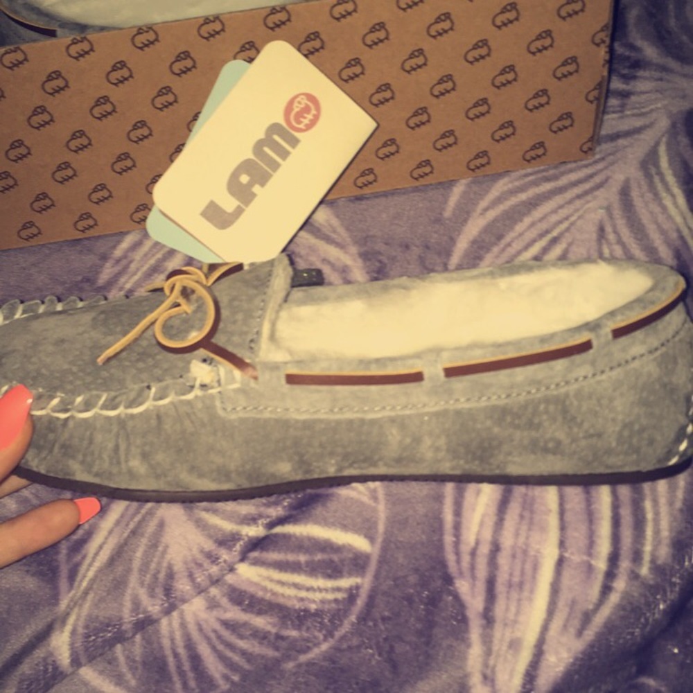 Women moccasins
